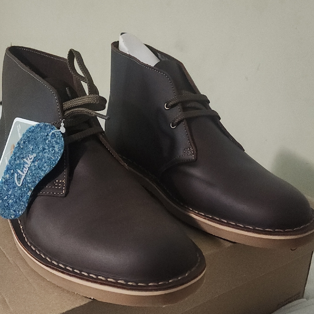 Clarks Men's Rich Brown Chukka Boots